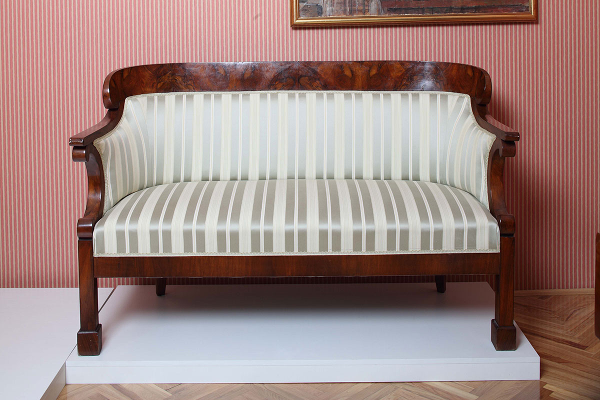 Bidermajer divan